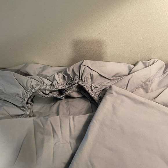 XL Twin fitted and flat sheets (no pillow case) - Picture 3 of 3